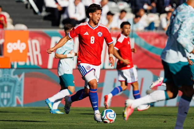 Felipe Loyola seen during International Friendly, Länderspiel, Nationalmannschaft game between national teams of Portugal and Chile (Luis Loureiro Ball Raw Images PT) Oeiras Estadio Nacional Portugal Copyright: xLuisxLoureirox luisloureiro_portugal_chile_2526-22