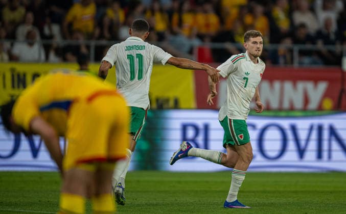 Football - International Friendly, Länderspiel, Nationalmannschaft - Romania v Wales BUCHAREST, ROMANIA - Saturday, June 6, 2026: Wales David Brooks celebrates after scoring his side s equalising goal to make the score 1-1 during an International Friendly match between Romania and Wales at the Stadionul Steaua. (Photo by Alex Nicodim Propaganda) BUCHAREST Stadionul Steaua BUCHAREST ROMANIA  Copyright: xDavidxRawcliffex P2026-06-06-Romania_Wales-161