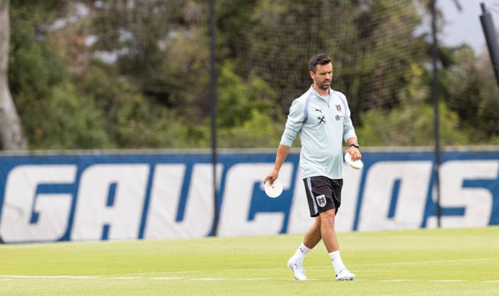 SOCCER - FIFA World Cup, WM, Weltmeisterschaft, Fussball 2026, preview SANTA BARBARA,CALIFORNIA,USA,06.JUN.26 - SOCCER - FIFA World Cup 2026, USA, Mexico, Canada, preview, Oesterreichischer Fussball-Bund, training team AUT. Image shows assistant coach Stefan Oesen (AUT).  GEPAxpictures xArminxRauthner