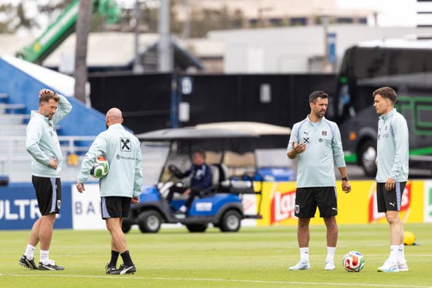 SOCCER - FIFA World Cup, WM, Weltmeisterschaft, Fussball 2026, preview SANTA BARBARA,CALIFORNIA,USA,06.JUN.26 - SOCCER - FIFA World Cup 2026, USA, Mexico, Canada, preview, Oesterreichischer Fussball-Bund, training team AUT. Image shows assistant coach Lars Kornetka, assistant coach Onur Cinel, assistant coach Stefan Oesen and video analyst Michael Brownlow (AUT).  GEPAxpictures xArminxRauthner