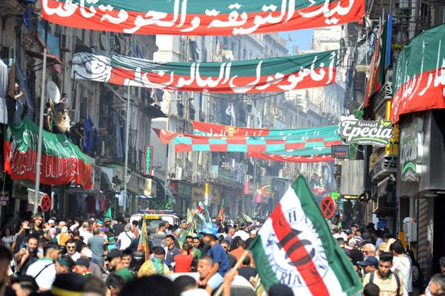 MC Alger Celebrent le Trophee de championnat avec les supporters les supporters de MC Alger celebrant leur victoire de Champoinal d AlgÃ rie 25 26, avec les joueurs, a Alger, en Algerie, le 06 Juillet 2026, MC Alger Il remporte le championnat algerien pour la dixieme fois de sans estoire (Photo By Ohtmane APP) Alger Algerie Copyright: xAlgÃ riexPressexPhotosxOhtmanex xAPPx DSC_4325