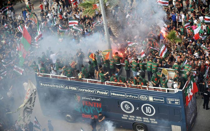 MC Alger Celebrent le Trophee de championnat avec les supporters les supporters de MC Alger celebrant leur victoire de Champoinal d AlgÃ rie 25 26, avec les joueurs, a Alger, en Algerie, le 06 Juillet 2026, MC Alger Il remporte le championnat algerien pour la dixieme fois de sans estoire (Photo By Ohtmane APP) Alger Algerie Copyright: xAlgÃ riexPressexPhotosxOhtmanex xAPPx DSC_4333