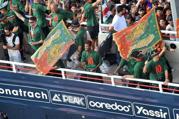 MC Alger Celebrent le Trophee de championnat avec les supporters les supporters de MC Alger celebrant leur victoire de Champoinal d AlgÃ rie 25 26, avec les joueurs, a Alger, en Algerie, le 06 Juillet 2026, MC Alger Il remporte le championnat algerien pour la dixieme fois de sans estoire (Photo By Ohtmane APP) Alger Algerie Copyright: xAlgÃ riexPressexPhotosxOhtmanex xAPPx DSC_4351