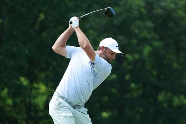 The Memorial Tournament DUBLIN, OHIO - JUNE 06: Scottie Scheffler plays his tee shot on the 10th hole during the third round of The Memorial Tournament presented by Workday at Muirfield Village Golf Club in Dublin, Ohio, USA on Saturday, June 6, 2026. Dublin Ohio United States  Copyright: xJorgexLemusx originalFilename:lemus-thememor260606_npj5f.jpg