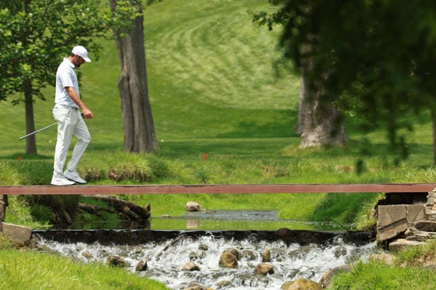 The Memorial Tournament DUBLIN, OHIO - JUNE 06: Scottie Scheffler crosses the footbridge on his way to the third green during the third round of The Memorial Tournament presented by Workday at Muirfield Village Golf Club in Dublin, Ohio, USA on Saturday, June 6, 2026. Dublin Ohio United States  Copyright: xJorgexLemusx originalFilename:lemus-thememor260606_npmi1.jpg