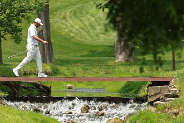 The Memorial Tournament DUBLIN, OHIO - JUNE 06: Scottie Scheffler crosses the footbridge on his way to the third green during the third round of The Memorial Tournament presented by Workday at Muirfield Village Golf Club in Dublin, Ohio, USA on Saturday, June 6, 2026. Dublin Ohio United States  Copyright: xJorgexLemusx originalFilename:lemus-thememor260606_nprdV.jpg