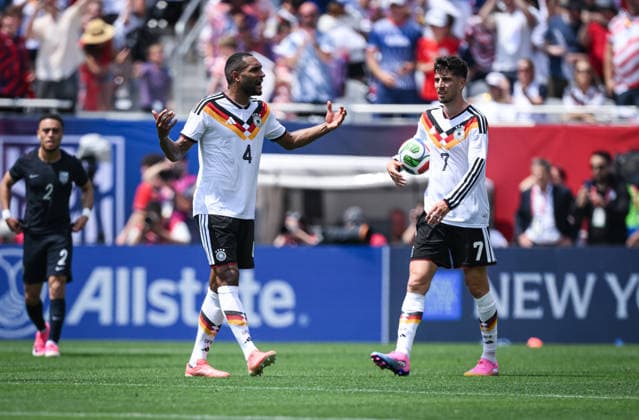 Fussball WM 2026 Testspiel im Chicago 06.06.2026 USA - Deutschland Enttaeuschung Deutschland nach dem Tor zum 1-1 Ausgleich; Jonathan Tah (li) und Kai Havertz
