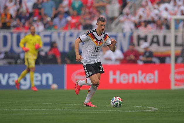 CHICAGO, IL - JUNE 06: Nico Schlotterbeck 15 of Germany brings the ball up field during a friendly match between the United States on June 6, 2026 at Soldier Field in Chicago, Illinois. (Photo by Melissa Tamez Icon Sportswire) SOCCER: JUN 06 USA vs Germany EDITORIAL USE ONLY Icon260606002