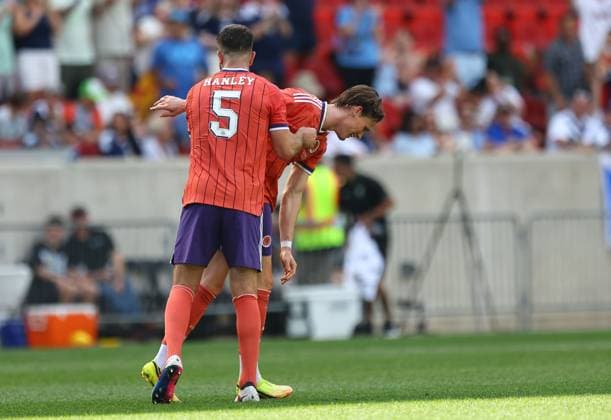 Scott McTominay of Scotland celebrates scoring his sides second goal with team-mate Grant Hanley of Scotland Bolivia v Scotland, International Friendly, Länderspiel, Nationalmannschaft Football, Sports Illustrated Stadium, New Jersey, USA - 06 Jun 2026New Jersey Sports Illustrated Stadium United States of America EDITORIAL USE ONLY No use with unauthorised audio, video, data, fixture lists, club league logos or live services. Online in-match use limited to 120 images, no video emulation. No use in betting, games or single club league player publications. Copyright: xMichaelxZemanek Shutterstockx 16912856al