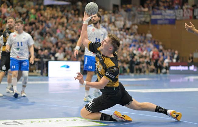 06.06.2026, Dresdens Ivar Stavast wirft, Handball, 2. Bundesliga, letzter Spieltag der Saison, HC Elbflorenz Dresden -Dessau-Rosslauer HV, (c) Dresden
