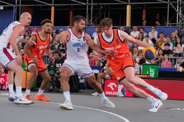 June 6, 2026, Warsaw, Masovian Voivodeship, Poland: Serbia s NEMANJA BARAC (6), NENAD NERANDZIC (5) and Netherlands ADRIAAN VAN TILBORG (11), BRYAN ALBERTS (8) in action during a FIBA 3x3 Basketball World Cup men s quarter-final game between Serbia and Netherlands in Warsaw, Poland. Warsaw Poland - ZUMAk204 20260606_zip_k204_021 Copyright: xRomanxKozielx