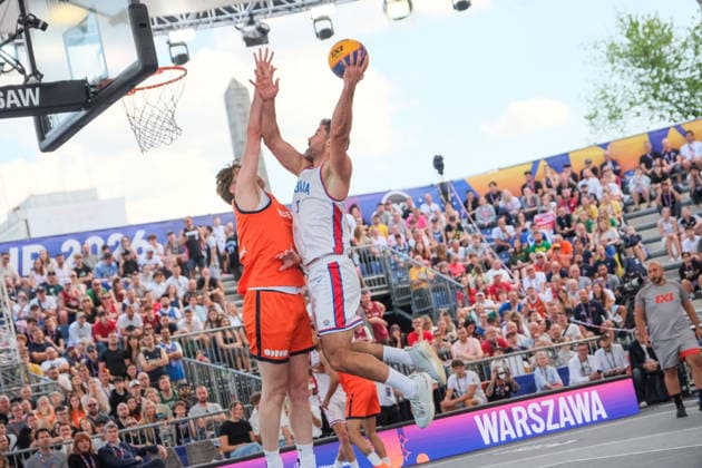 June 6, 2026, Warsaw, Masovian Voivodeship, Poland: Serbia s NEMANJA BARAC (6) and Netherlands ADRIAAN VAN TILBORG (11) in action during a FIBA 3x3 Basketball World Cup men s quarter-final game between Serbia and Netherlands in Warsaw, Poland. Basketball 2026: FIBA 3x3 World Cup Men s Quarterfinal: Serbia 21:19 Netherlands  - ZUMAk204 20260606_zip_k204_022 Copyright: xRomanxKozielx