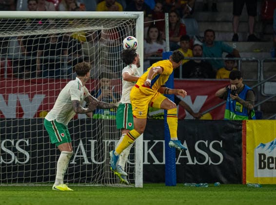 Football - International Friendly, Länderspiel, Nationalmannschaft - Romania v Wales BUCHAREST, ROMANIA - Saturday, June 6, 2026: Romania s Adrian Rus scores the winning second goal during an International Friendly match between Romania and Wales at the Stadionul Steaua. (Photo by Alex Nicodim Propaganda) BUCHAREST Stadionul Steaua BUCHAREST ROMANIA  Copyright: xDavidxRawcliffex P2026-06-06-Romania_Wales-260