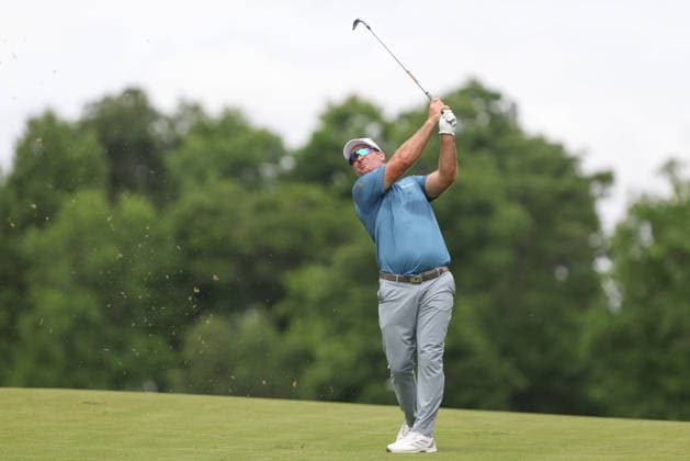 DUBLIN, OH - JUNE 06: Ryan Fox of New Zealand watches his approach shot on the 9th hole during the third round of the Memorial Tournament presented by Workday at Muirfield Village Golf Club on June 6, 2026 in Dublin, OH. (Photo by Ian Johnson Icon Sportswire) GOLF: JUN 06 PGA, Golf Herren the Memorial Tournament presented by Workday EDITORIAL USE ONLY Icon260606010