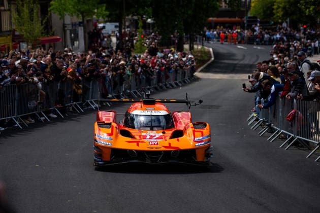 24 HEURES DU MANS 2026 - CITY CENTRE PARADE 17 LOTTERER AndrÃ (ger), DERANI Pipo (bra), JAUBERT Mathys (fra), Genesis Magma Racing, Genesis GMR-001 17, Hypercar, action during the City Center Parade of the 24 Hours of Le Mans 2026, 3rd round of the 2026 FIA World Endurance Championship, on June 6, 2026 in Le Mans, France - Le MansFrance  Copyright: xMariusxHeckerx