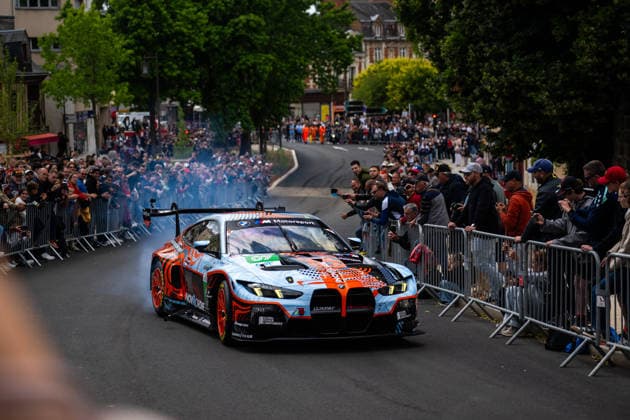 24 HEURES DU MANS 2026 - CITY CENTRE PARADE 69 MCINTOSH Anthony (usa), THOMPSON Parker (can), HARPER Daniel (gbr), Team WRT, BMW M4 LMGT3 Evo 69, LM GT3, action during the City Center Parade of the 24 Hours of Le Mans 2026, 3rd round of the 2026 FIA World Endurance Championship, on June 6, 2026 in Le Mans, France - Le MansFrance  Copyright: xMariusxHeckerx