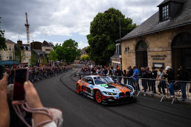 24 HEURES DU MANS 2026 - CITY CENTRE PARADE 69 MCINTOSH Anthony (usa), THOMPSON Parker (can), HARPER Daniel (gbr), Team WRT, BMW M4 LMGT3 Evo 69, LM GT3, action during the City Center Parade of the 24 Hours of Le Mans 2026, 3rd round of the 2026 FIA World Endurance Championship, on June 6, 2026 in Le Mans, France - Le MansFrance  Copyright: xMariusxHeckerx