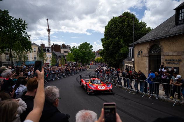 24 HEURES DU MANS 2026 - CITY CENTRE PARADE 51 PIER GUIDI Alessandro (ita), CALADO James (gbr), GIOVINAZZI Antonio (ita), Ferrari AF Corse, Ferrari 499P 51, Hypercar, action during the City Center Parade of the 24 Hours of Le Mans 2026, 3rd round of the 2026 FIA World Endurance Championship, on June 6, 2026 in Le Mans, France - Le MansFrance  Copyright: xMariusxHeckerx
