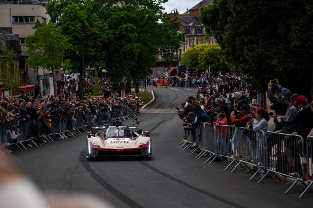 24 HEURES DU MANS 2026 - CITY CENTRE PARADE 12 DELETRAZ Louis (swi), STEVENS Will (gbr), NATO Norman (fra), Cadillac Hertz Team Jota, Cadillac V-Series.R 12, Hypercar, action during the City Center Parade of the 24 Hours of Le Mans 2026, 3rd round of the 2026 FIA World Endurance Championship, on June 6, 2026 in Le Mans, France - Le MansFrance  Copyright: xMariusxHeckerx