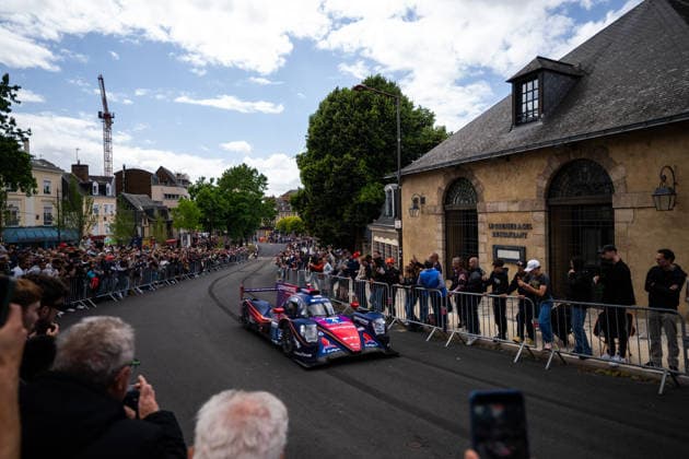 24 HEURES DU MANS 2026 - CITY CENTRE PARADE 04 KURTZ George (usa), QUINN Alexander (gbr), HEINRICH Laurin (ger), Crowdstrike Racing by APR, Oreca 07 Gibson 4, LMP2 Pro-AM, action during the City Center Parade of the 24 Hours of Le Mans 2026, 3rd round of the 2026 FIA World Endurance Championship, on June 6, 2026 in Le Mans, France - Le MansFrance  Copyright: xMariusxHeckerx