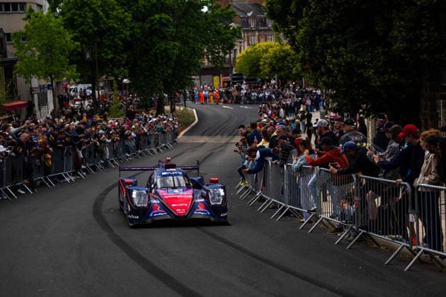 24 HEURES DU MANS 2026 - CITY CENTRE PARADE 04 KURTZ George (usa), QUINN Alexander (gbr), HEINRICH Laurin (ger), Crowdstrike Racing by APR, Oreca 07 Gibson 4, LMP2 Pro-AM, action during the City Center Parade of the 24 Hours of Le Mans 2026, 3rd round of the 2026 FIA World Endurance Championship, on June 6, 2026 in Le Mans, France - Le MansFrance  Copyright: xMariusxHeckerx