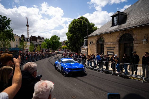 24 HEURES DU MANS 2026 - CITY CENTRE PARADE 77 POWELL Eric (usa), TUCK Ben (gbr), PRIAULX Sebastian (gbr), Proton Competition, Ford Mustang LMGT3 77, LM GT3, action during the City Center Parade of the 24 Hours of Le Mans 2026, 3rd round of the 2026 FIA World Endurance Championship, on June 6, 2026 in Le Mans, France - Le MansFrance  Copyright: xMariusxHeckerx