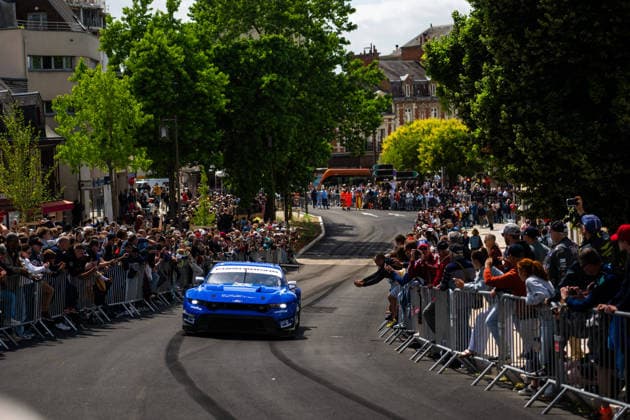 24 HEURES DU MANS 2026 - CITY CENTRE PARADE 77 POWELL Eric (usa), TUCK Ben (gbr), PRIAULX Sebastian (gbr), Proton Competition, Ford Mustang LMGT3 77, LM GT3, action during the City Center Parade of the 24 Hours of Le Mans 2026, 3rd round of the 2026 FIA World Endurance Championship, on June 6, 2026 in Le Mans, France - Le MansFrance  Copyright: xMariusxHeckerx