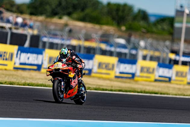 MotoGP of Hungary - Sprint & Qualifying Number 33 Red Bull KTM Factory Racing rider Brad Binder during qualifying at the 2026 Grand Prix of Hungary. Balatonfokajar, Balatonfokajar Hungary  Copyright: xStephenxBlackberryx originalFilename:blackberry-2026gran260606_npjtf.jpg
