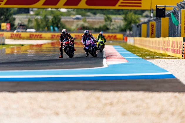MotoGP of Hungary - Sprint & Qualifying Number 72 Aprilia Racing rider Marco Bezzecchi and Number 43 Prima Pramac Yamaha MotoGP rider Jack Miller during qualifying at the 2026 Grand Prix of Hungary. Balatonfokajar, Balatonfokajar Hungary  Copyright: xStephenxBlackberryx originalFilename:blackberry-2026gran260606_npZvH.jpg