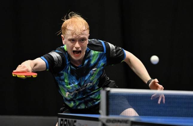 Andre Bertelsmeier wehrt gegen Dimitrij Ovtcharov fünf Matchbälle und steht erstmals im Halbfinale der Deutschen Meisterschaften Andre Bertelsmeier wehrt gegen Dimitrij Ovtcharov fünf Matchbälle und steht erstmals im Halbfinale - LOTTO Thüringen TT-Finals 2026 in Erfurt. Deutsche Meisterschaften der Damen und Herren am 6. Juni 2026 in der Messe Erfurt. Erfurt Messe Erfurt Thüringen Deutschland