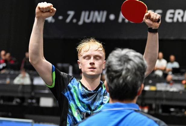 Andre Bertelsmeier wehrt gegen Dimitrij Ovtcharov fünf Matchbälle und steht erstmals im Halbfinale der Deutschen Meisterschaften Andre Bertelsmeier wehrt gegen Dimitrij Ovtcharov fünf Matchbälle und steht erstmals im Halbfinale - LOTTO Thüringen TT-Finals 2026 in Erfurt. Deutsche Meisterschaften der Damen und Herren am 6. Juni 2026 in der Messe Erfurt. Erfurt Messe Erfurt Thüringen Deutschland