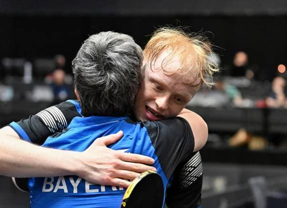 Andre Bertelsmeier wehrt gegen Dimitrij Ovtcharov fünf Matchbälle und steht erstmals im Halbfinale der Deutschen Meisterschaften Andre Bertelsmeier wehrt gegen Dimitrij Ovtcharov fünf Matchbälle und steht erstmals im Halbfinale - LOTTO Thüringen TT-Finals 2026 in Erfurt. Deutsche Meisterschaften der Damen und Herren am 6. Juni 2026 in der Messe Erfurt. Erfurt Messe Erfurt Thüringen Deutschland