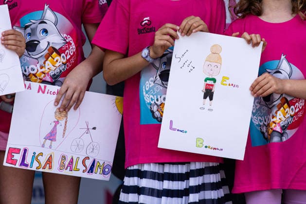 37th Giro d Italia Women 2026 - Stage 8 Drawings made by BiciScuola Kids during Stage 8 of the 37th Giro d Italia Women, a 106km stage from Rivoli to Sestriere, in Italy, on June 6, 2026. Rivoli Italy  Copyright: xTommasoxBerardix originalFilename:berardi-37thgiro260606_np1rM.jpg