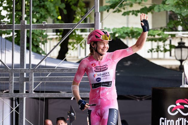 37th Giro d Italia Women 2026 - Stage 8 Anna Van Der Breggen of TEAM SD WORX - PROTIME wears the Pink Jersey during Stage 8 of the 37th Giro d Italia Women, a 106km stage from Rivoli to Sestriere, in Italy, on June 6, 2026. Rivoli Italy  Copyright: xTommasoxBerardix originalFilename:berardi-37thgiro260606_np5Su.jpg
