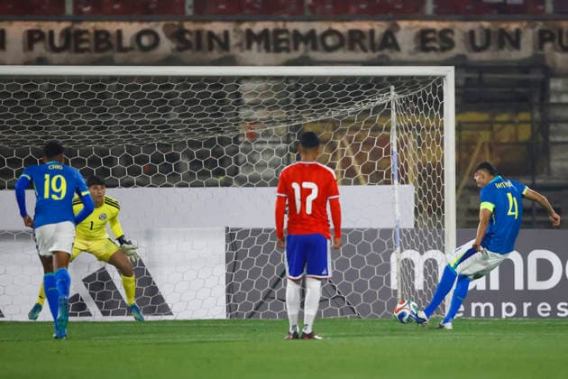 Futbol, Chile vs Brasil. Partido amistoso categoria sub 20. El jugador de la seleccion brasilera Arthur Barbosa, marcaÊun gol contra Chile durante un partido amistoso de la categoria sub 20 realizado en el estadio Nacional de Santiago, Chile. 06 06 2026 Dragomir Yankovic Photosport Football, Chile vs Brazil. U-20 friendly match. BrazilÕs player Arthur Barbosa scores against ChileÊduring a U-20 friendly match at Nacional stadium in Santiago, Chile. 06 06 2026 Dragomir Yankovic Photosport Chile vs Brasil, amistoso sub 20, 2026 