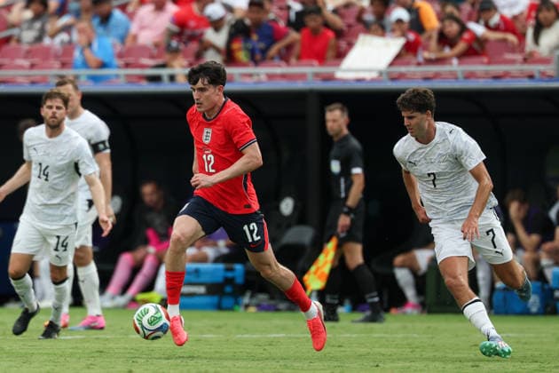 RECORD DATE NOT STATED 6th June 2026; Raymond James Stadium, Tampa, Florida, United States of America; Friendly International Football, England versus New Zealand; Tino Livramento of England controls the ball while being pursued by Matthew Garbett of New Zealand DavidxBuono