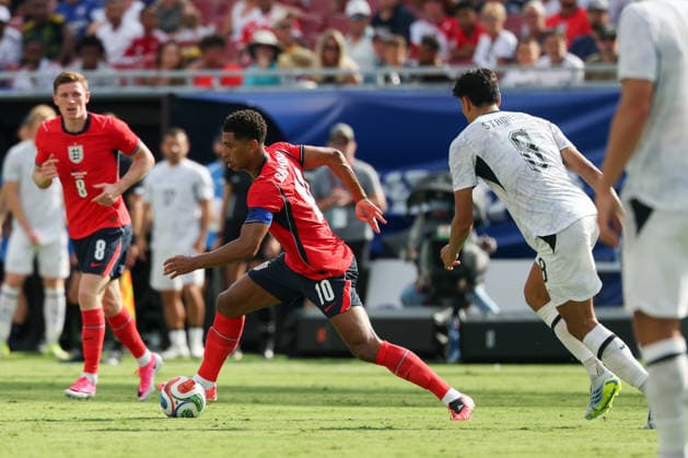 RECORD DATE NOT STATED 6th June 2026; Raymond James Stadium, Tampa, Florida, United States of America; Friendly International Football, England versus New Zealand; Jude Bellingham of England controls the ball while being defended by Marko Stameni& x107; of New Zealand DavidxBuono