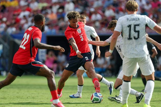 RECORD DATE NOT STATED 6th June 2026; Raymond James Stadium, Tampa, Florida, United States of America; Friendly International Football, England versus New Zealand; Nico O Reilly of England controls the ball in a crowd DavidxBuono