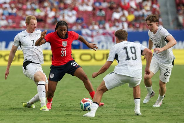 RECORD DATE NOT STATED 6th June 2026; Raymond James Stadium, Tampa, Florida, United States of America; Friendly International Football, England versus New Zealand; Ngumoha Rio of England controls the ball while surrounded by New Zealand players DavidxBuono