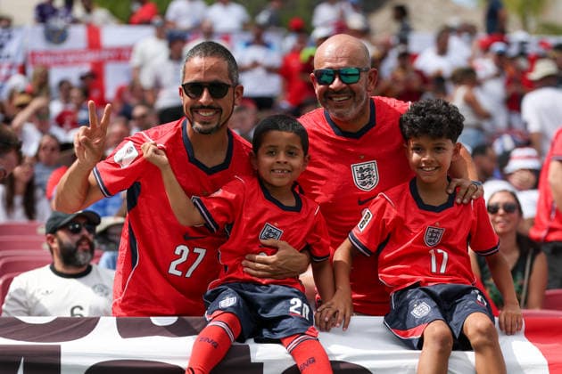 RECORD DATE NOT STATED 6th June 2026; Raymond James Stadium, Tampa, Florida, United States of America; Friendly International Football, England versus New Zealand; some fathers and sons pose for a photo before the match DavidxBuono