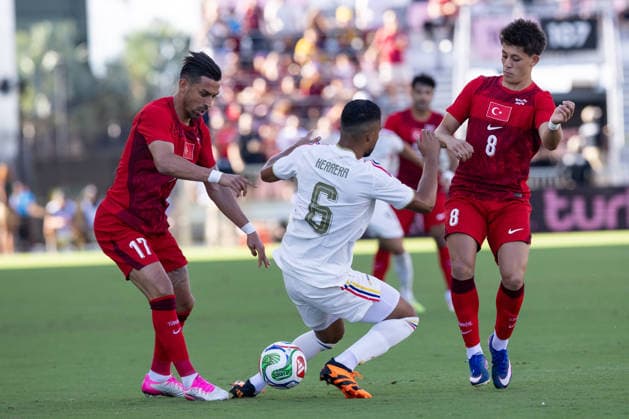 Turkiye v Venezuela - Friendly match FLORIDA, USA - JUNE 6: Arda Guler of Turkiye in action against Yangel Herrera of Venezuela during Turkiye s International Friendly, Länderspiel, Nationalmannschaft game against Venezuela, as preparations continued for the road to the 2026 FIFA World Cup, WM, Weltmeisterschaft, Fussball in Miami, Florida, US on June 6, 2026. Mostafa Bassim Anadolu Florida United States. Editorial use only. Please get in touch for any other usage. Copyright: x2026xAnadoluxMostafaxBassimx