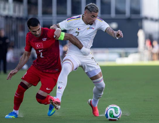 Turkiye v Venezuela - Friendly match FLORIDA, USA - JUNE 6: Zeki Celik of Turkiye in action during Turkiye s International Friendly, Länderspiel, Nationalmannschaft game against Venezuela, as preparations continued for the road to the 2026 FIFA World Cup, WM, Weltmeisterschaft, Fussball in Miami, Florida, US on June 6, 2026. Mostafa Bassim Anadolu Florida United States. Editorial use only. Please get in touch for any other usage. Copyright: x2026xAnadoluxMostafaxBassimx