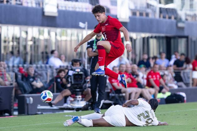 Turkiye v Venezuela - Friendly match FLORIDA, USA - JUNE 6: Arda Guler of Turkiye in action against Yangel Herrera of Venezuela during Turkiye s International Friendly, Länderspiel, Nationalmannschaft game against Venezuela, as preparations continued for the road to the 2026 FIFA World Cup, WM, Weltmeisterschaft, Fussball in Miami, Florida, US on June 6, 2026. Mostafa Bassim Anadolu Florida United States. Editorial use only. Please get in touch for any other usage. Copyright: x2026xAnadoluxMostafaxBassimx