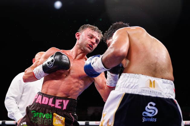 Sheffield Fight Week Josh Padley (black & pink shorts) in action against Aqib Fiaz during the EBU European Super Featherweight Title during at Utilita Arena Sheffield, Sheffield 06 06 2026 UK Newspapers OUT Copyright: xMaxxTomlinsonx FIL-23539-0001