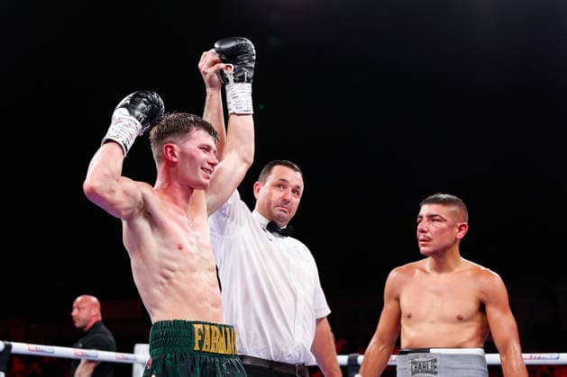Sheffield Fight Week Ed Hardy (black shorts) celebrates his victory against Jesus Carrasco during their Featherweight Contest at Utilita Arena Sheffield, Sheffield 06 06 2026 UK Newspapers OUT Copyright: xMaxxTomlinsonx FIL-23539-0030