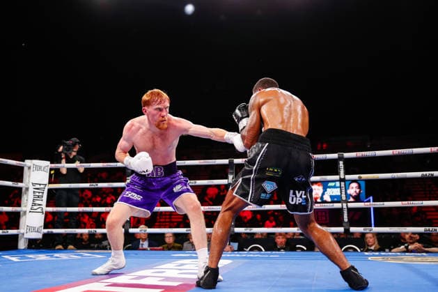 Sheffield Fight Week Aaron Bowen (purple shorts) competes against Troy Coleman during their Middleweight Contest at Utilita Arena Sheffield, Sheffield 06 06 2026 UK Newspapers OUT Copyright: xMaxxTomlinsonx FIL-23539-0043