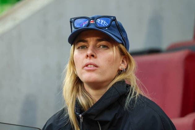 Köln, Deutschland: 05.06. 2026 - WM Qualifikationsspiel Deutschland vs. Norwegen Im Bild: Laura Freigang (Deutschland), die nicht für die Länderspielmaßnahme nominiert wurde, auf der Zuschauertribüne in Köln *** Cologne, Germany 05 06 2026 World Cup qualifier Germany vs Norway In the picture Laura Freigang Germany , who was not nominated for the international match, in the stands in Cologne Copyright: HMBxMedia MadeleinexFantini