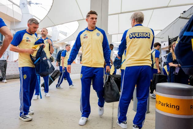 260606 Viktor Gyökeres of the Swedish national football team arrives at Dallas Fort Worth International Airport during day -5 ahead of the FIFA World Cup, WM, Weltmeisterschaft, Fussball 2026 on June 6, 2026 in Dallas. Photo: Petter Arvidson BILDBYRAN kod PA PA1220 fotboll football soccer fotball vm fotbolls-vm fotball-vm fotbolls-vm 2026 fifa world cup 2026 resa travel sverige sweden sverige a day -5 bbeng ankomst arrival Copyright: PETTERxARVIDSON BB260606PA064