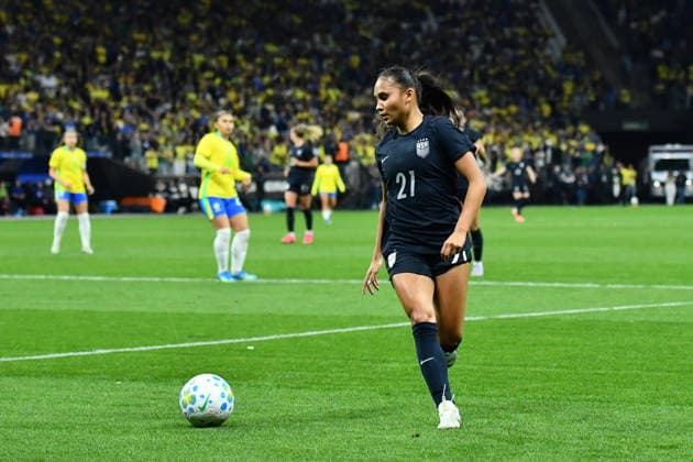 SAO PAULO,BRAZIL - JUNE 06: Alyssa Thompson (21) of USA drives the ball during the womenÕs International Friendly, Länderspiel, Nationalmannschaft match between Brazil and USA on June 6, 2026, at Neoquimica Arena in Sao Paulo, Brazil. (Photo by Leandro Bernardes PxImages Icon Sportswire) SOCCER: JUN 06 WomenÕs Brazil vs USA EDITORIAL USE ONLY Icon2606062664