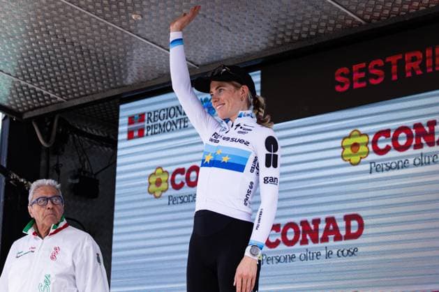 37th Giro d Italia Women 2026 - Stage 8 Demi Vollering of FDJ UNITED - SUEZ stands on the podium after winning Stage 8 of the 37th Giro d Italia Women, a 106km stage reduced to Colle delle Finestre GPM due to ice fall risk, from Rivoli to Sestriere, in Italy, on June 6, 2026. Sestriere Italy  Copyright: xTommasoxBerardix originalFilename:berardi-37thgiro260606_np96S.jpg